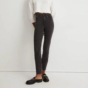 Madewell Petite Stovepipe Jeans in Banberry Wash: Raw-Hem Edition size 27 petite